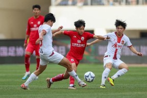 开云登录入口 -赛后突围战来临；广州队围绕亚冠单刀错失；信心回归；身体对抗强度拉满的简单介绍