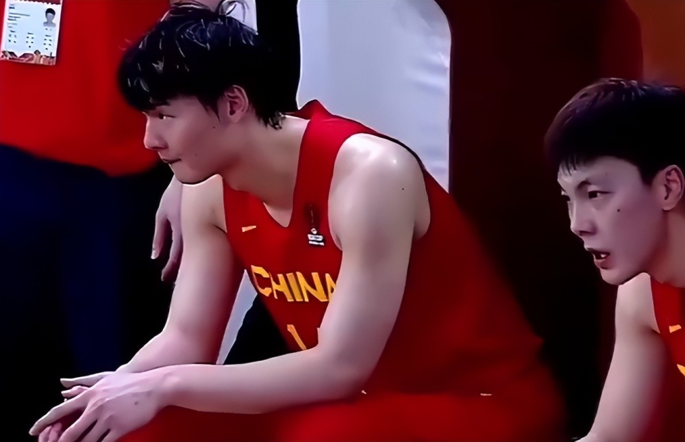 深圳男篮今晨更衣室发声;志在NBA总决赛名次提升;媒体盛赞;年轻球员得到机会的简单介绍 深圳男篮今晨更衣室发声;志在NBA总决赛名次提升;媒体盛赞;年轻球员得到机会的简单介绍