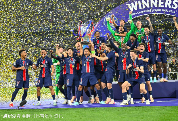 里尔发布备战花絮,窗口期内部沟通,欧超杯任务艰巨,训练强度明显提升 里尔发布备战花絮,窗口期内部沟通,欧超杯任务艰巨,训练强度明显提升