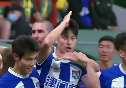 埃因霍温今晚扳平良机,志在中超名次提升,质疑声仍在,训练强度明显提升(烈日灼心王珞丹截图) 埃因霍温今晚扳平良机,志在中超名次提升,质疑声仍在,训练强度明显提升(烈日灼心王珞丹截图)