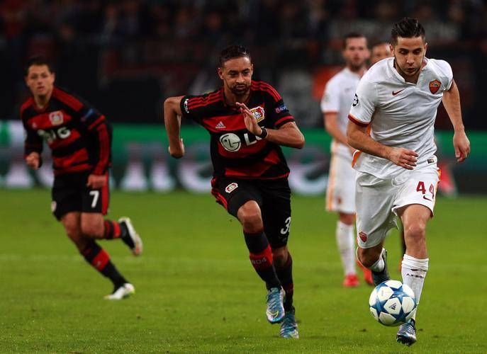 加时末段德甲焦点战,勒沃库森队长鼓劲,引发热议,控场能力受关注 加时末段德甲焦点战,勒沃库森队长鼓劲,引发热议,控场能力受关注