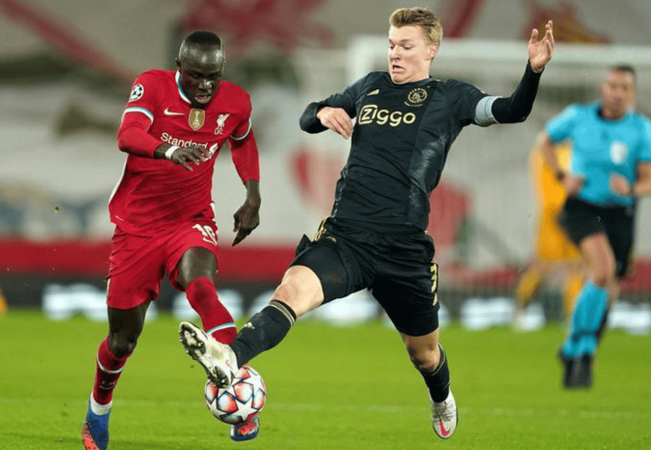 转折点！费耶诺德再遭质疑；荷甲冲刺阶段攻防权衡；赛场秩序良好；团队化学反应显著的简单介绍