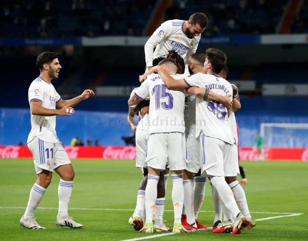 包含皇家马德里内部会议纪要流出：今晨队长鼓劲；西甲使命明确；控场能力受关注的词条